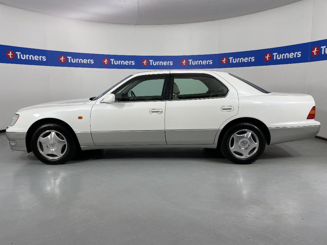 Photo '24' of Toyota Celsior