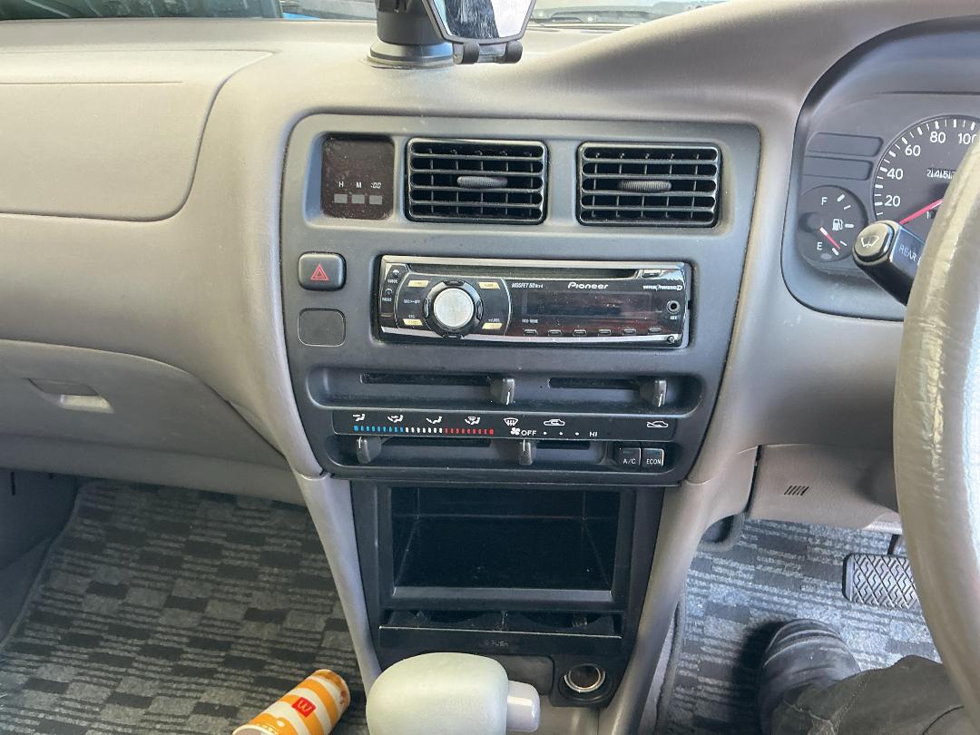 Photo '28' of Toyota Corolla Photo '28' of Toyota Corolla