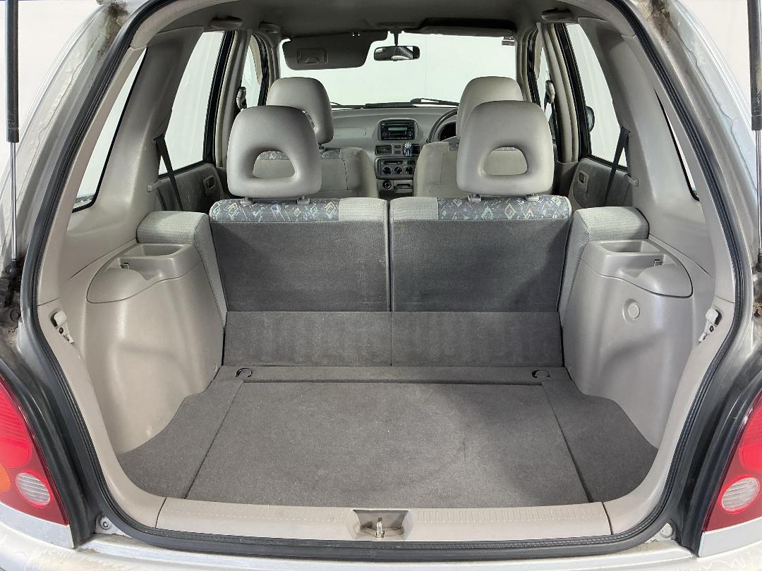 Photo '12' of Toyota Corolla Spacio Photo '12' of Toyota Corolla Spacio