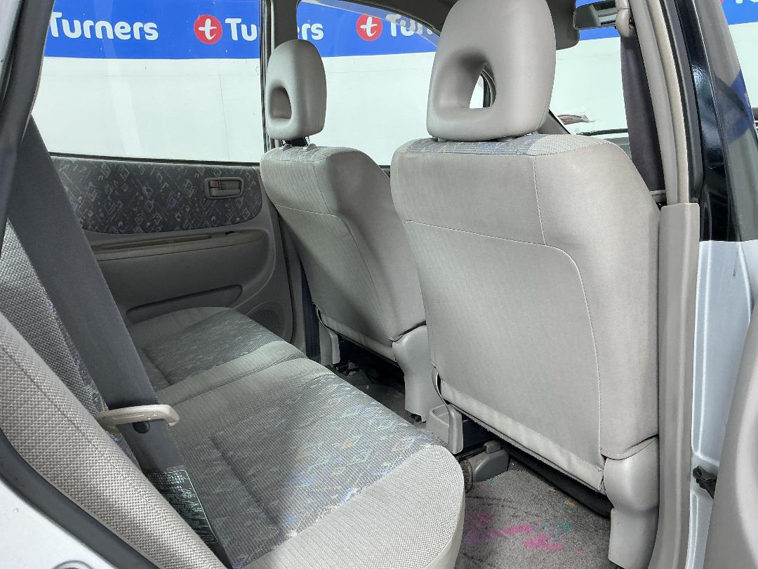 Photo '18' of Toyota Corolla Spacio Photo '18' of Toyota Corolla Spacio