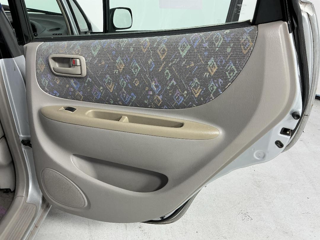 Photo '17' of Toyota Corolla Spacio Photo '17' of Toyota Corolla Spacio