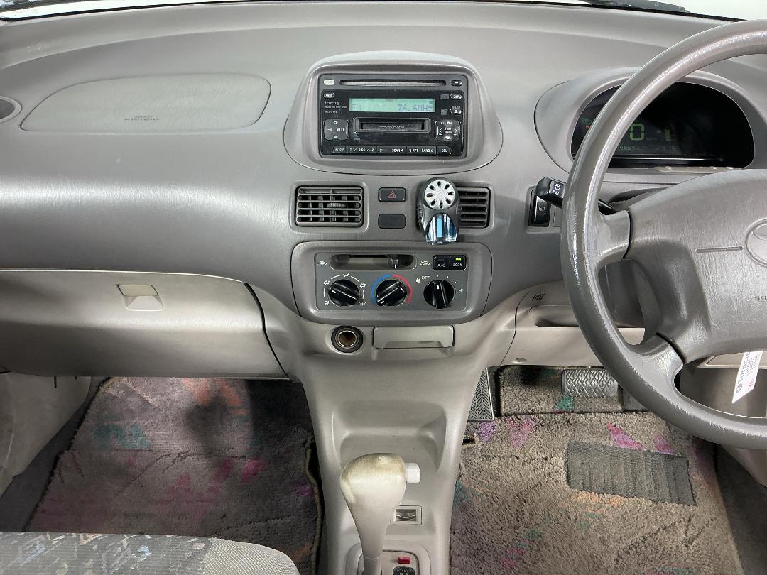 Photo '20' of Toyota Corolla Spacio Photo '20' of Toyota Corolla Spacio