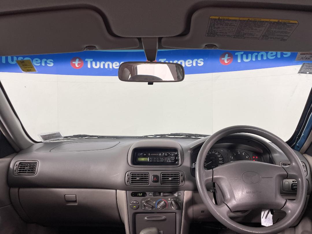 Photo '17' of Toyota Corolla Photo '17' of Toyota Corolla