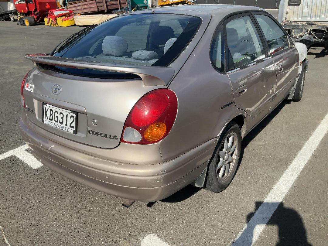 Photo '2' of Toyota Corolla GLX