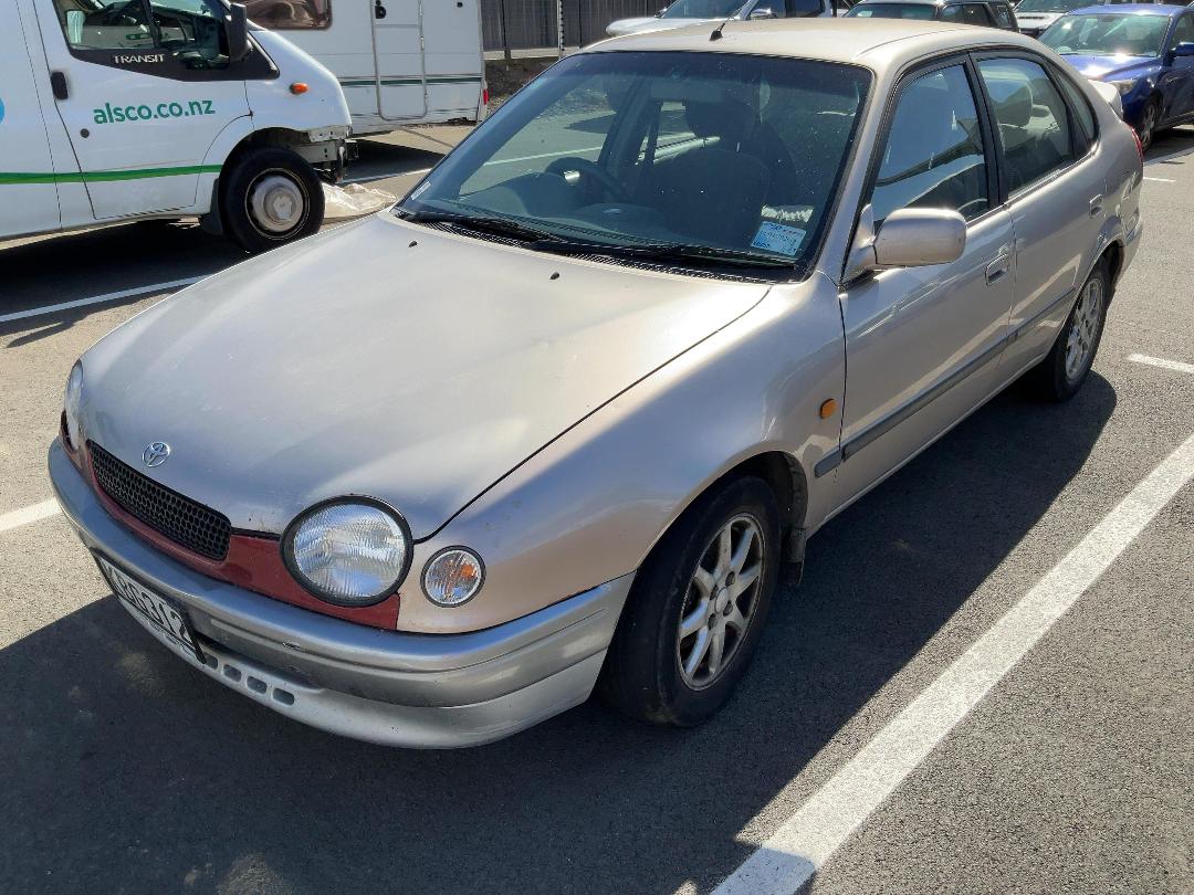 Photo '4' of Toyota Corolla GLX