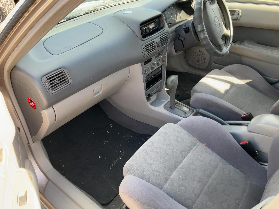 Photo '21' of Toyota Corolla GLX