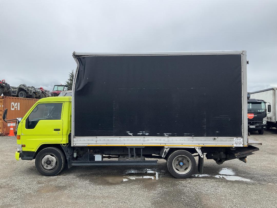 Photo '9' of Toyota Dyna Boxbody Curtainsider