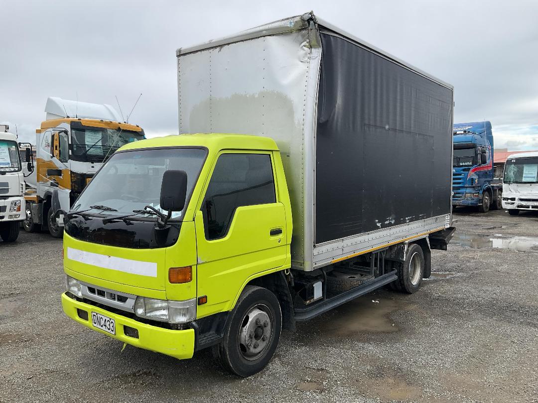 Photo '10' of Toyota Dyna Boxbody Curtainsider