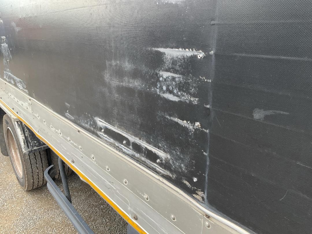 Photo '35' of Toyota Dyna Boxbody Curtainsider