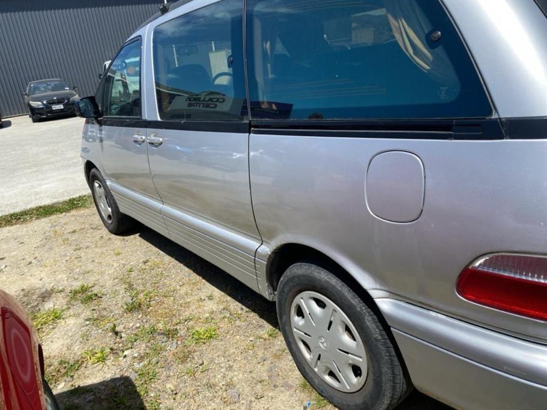 Photo '5' of Toyota Estima Lucida