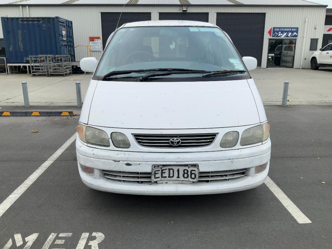 Photo '2' of Toyota Estima Emina