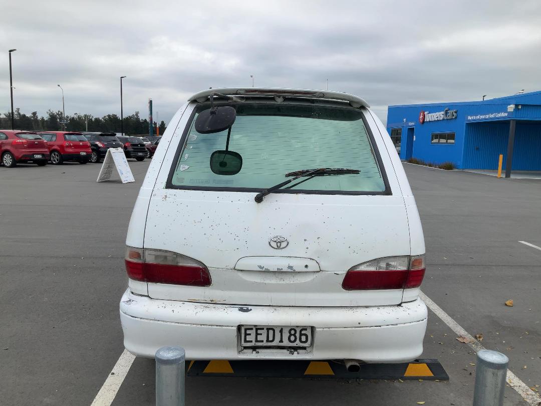 Photo '5' of Toyota Estima Emina