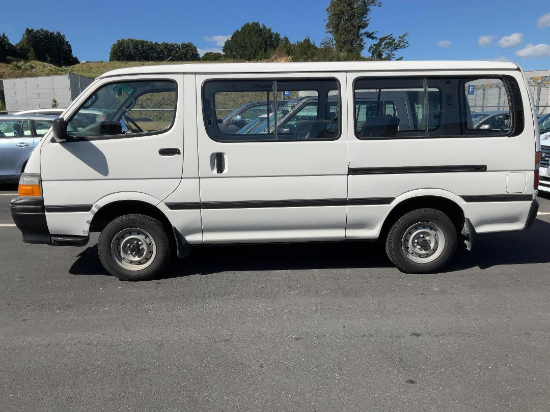 Photo '4' of Toyota Hiace ZL Photo '4' of Toyota Hiace ZL