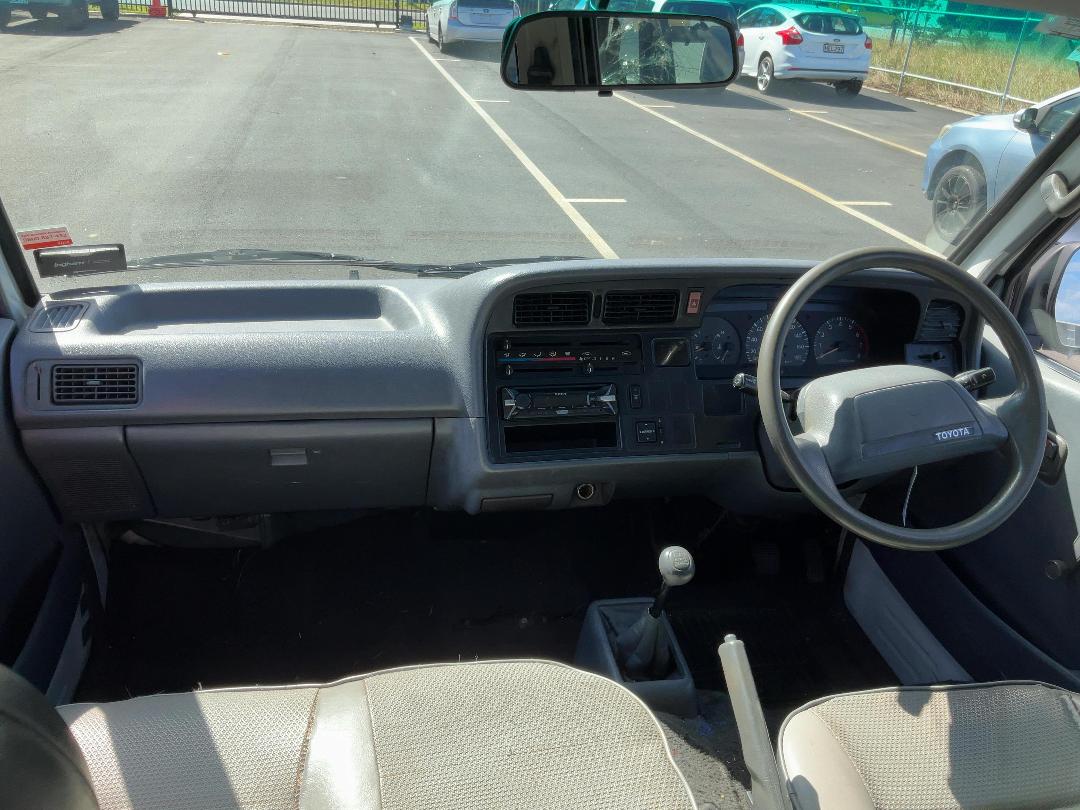 Photo '17' of Toyota Hiace ZL Photo '17' of Toyota Hiace ZL