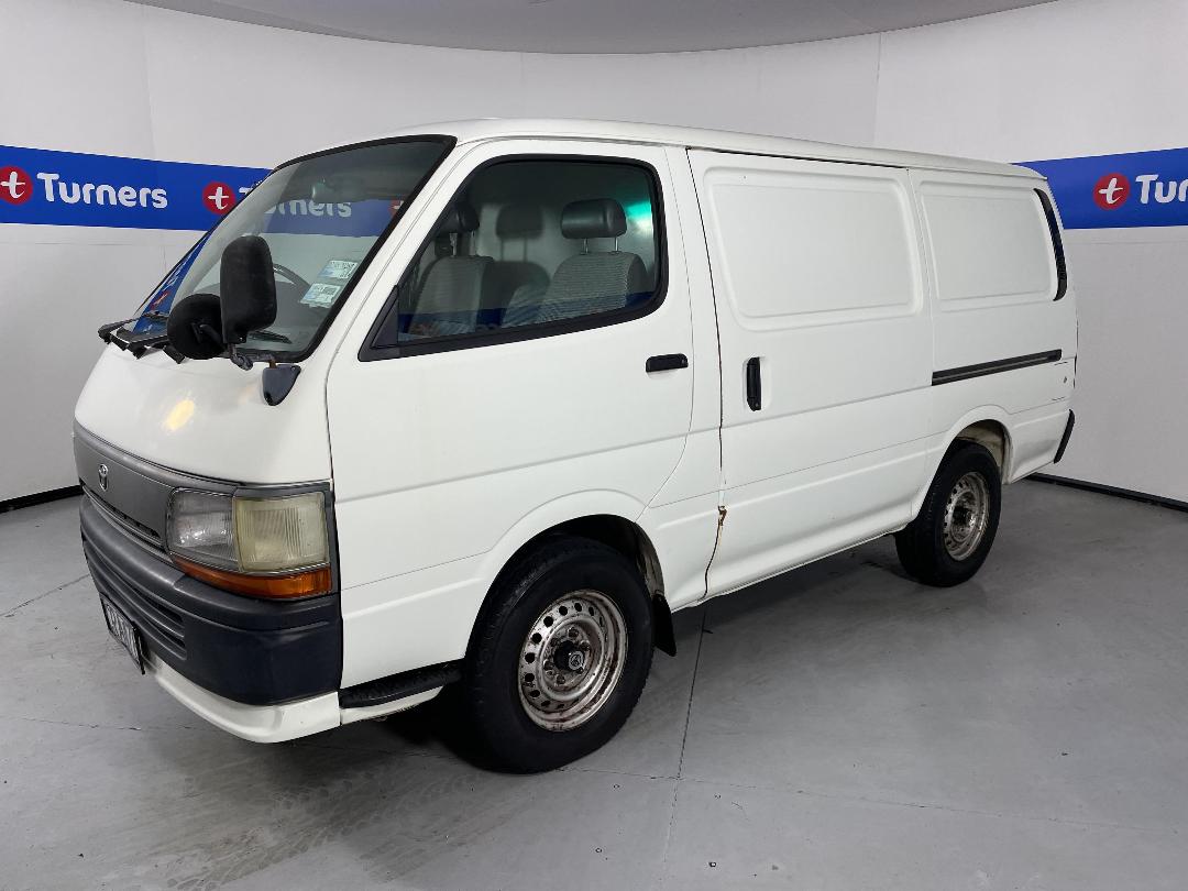 Photo '4' of Toyota Hiace