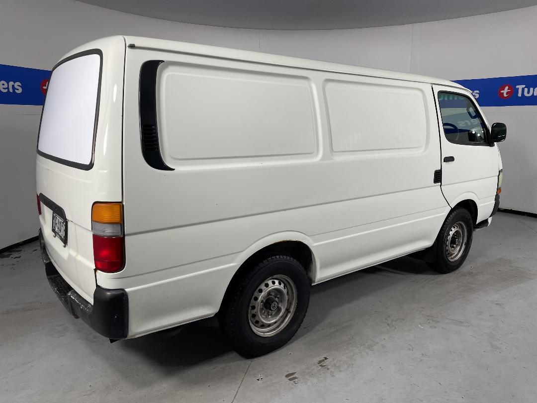 Photo '7' of Toyota Hiace