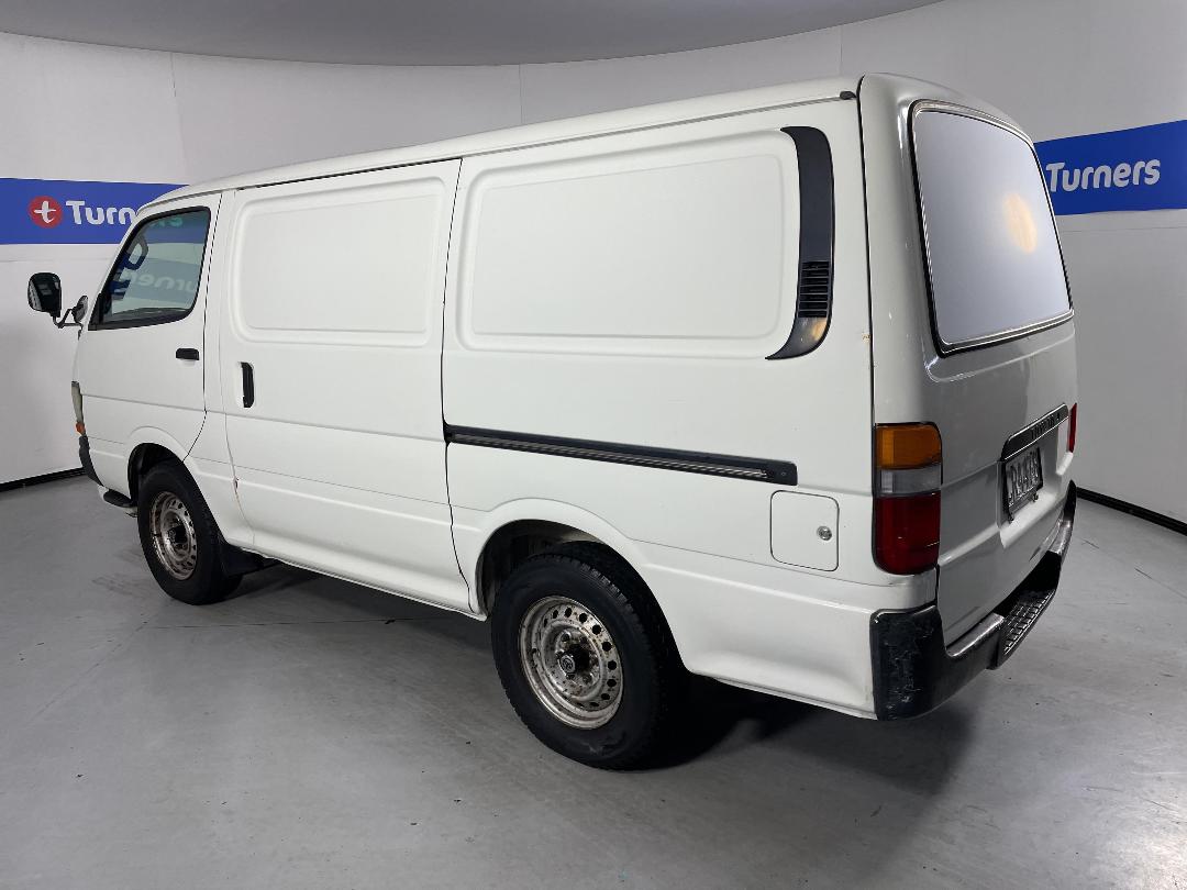 Photo '5' of Toyota Hiace
