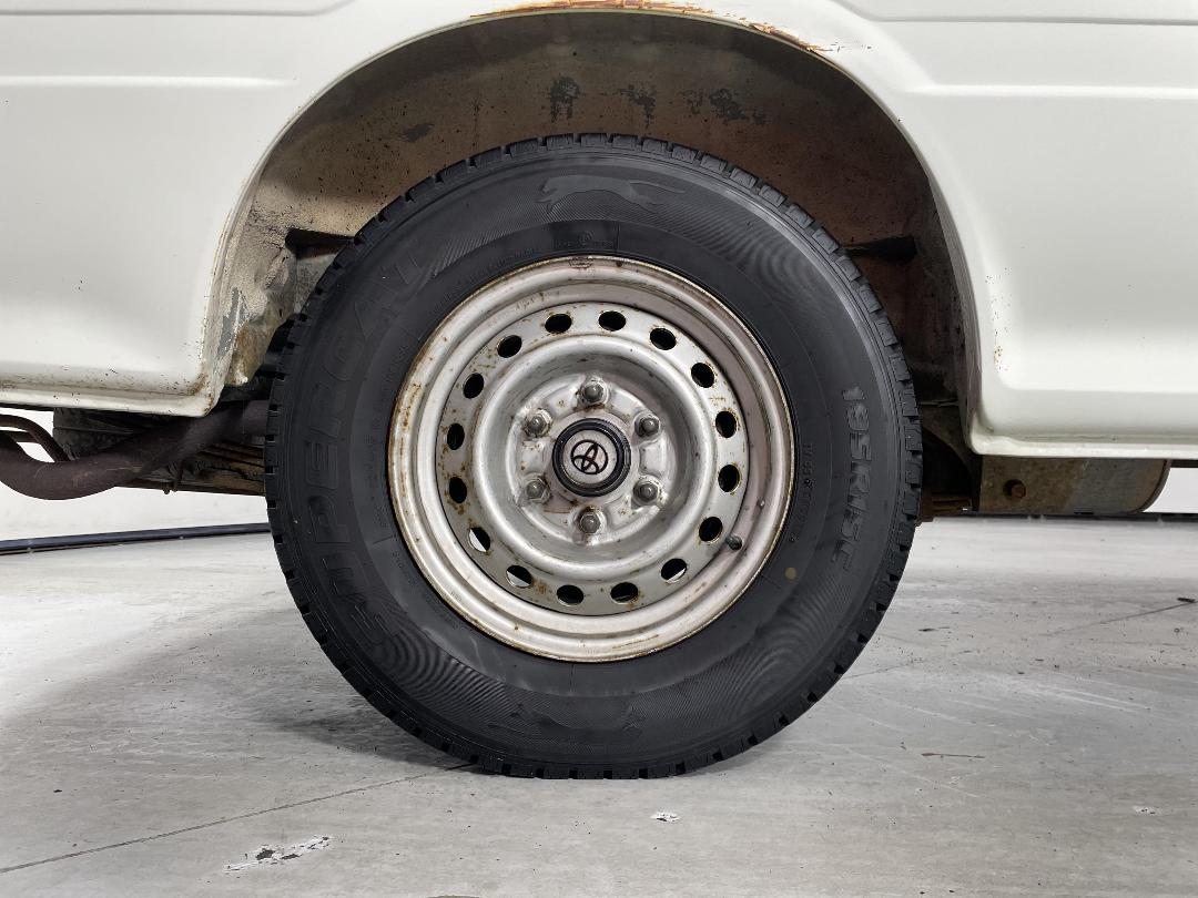 Photo '12' of Toyota Hiace