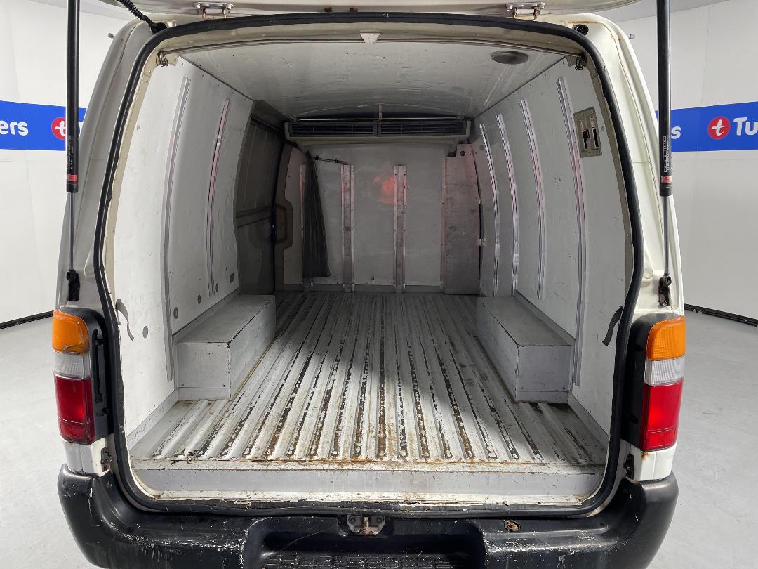 Photo '14' of Toyota Hiace