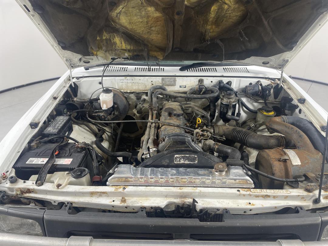 Photo '13' of Toyota Hilux