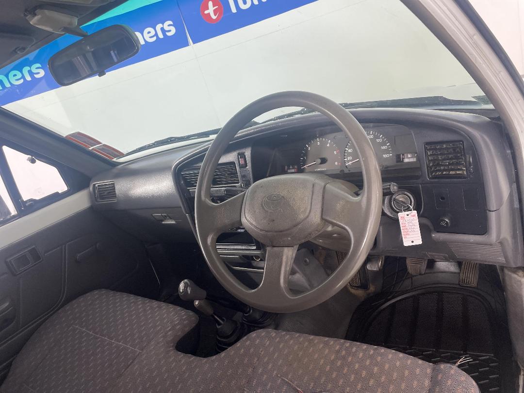 Photo '17' of Toyota Hilux