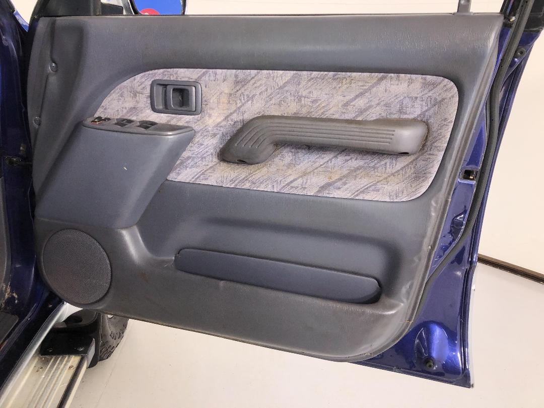 Photo '13' of Toyota Landcruiser Prado SR5V6 WGN5