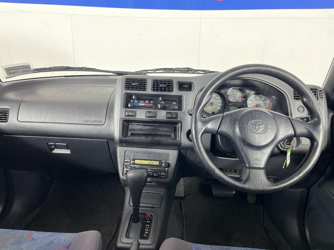 Photo '17' of Toyota Rav4