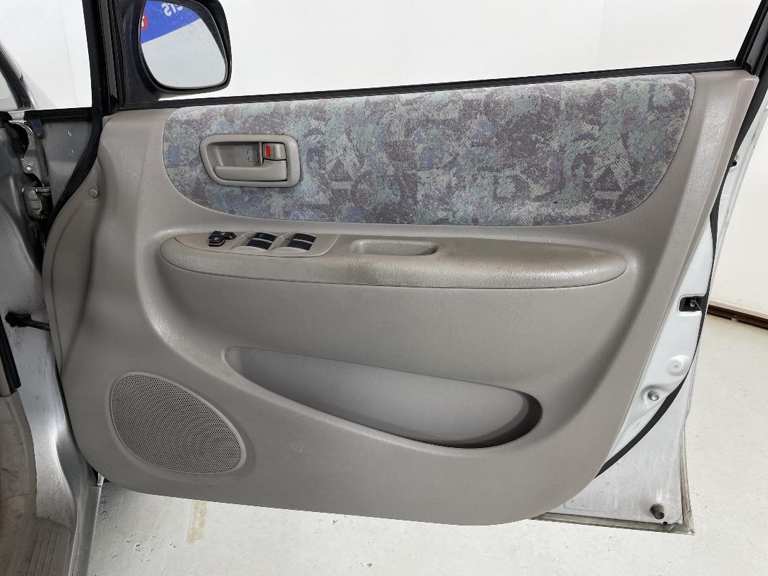 Photo '15' of Toyota Spacio Photo '15' of Toyota Spacio