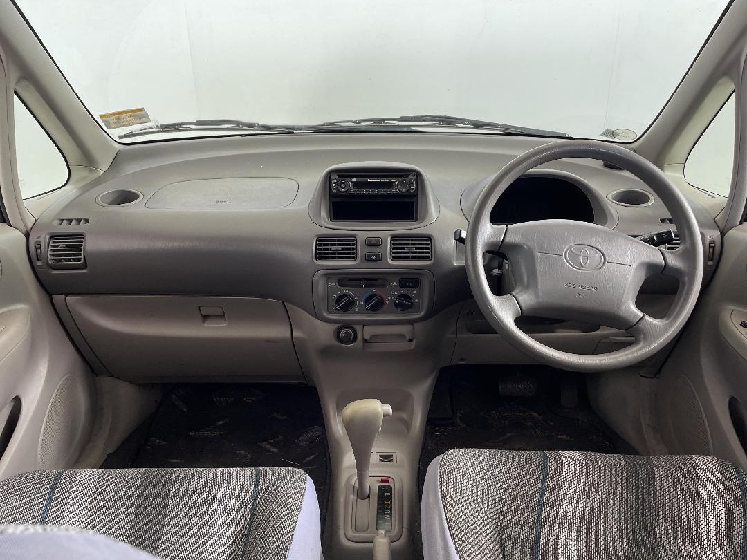 Photo '17' of Toyota Spacio Photo '17' of Toyota Spacio