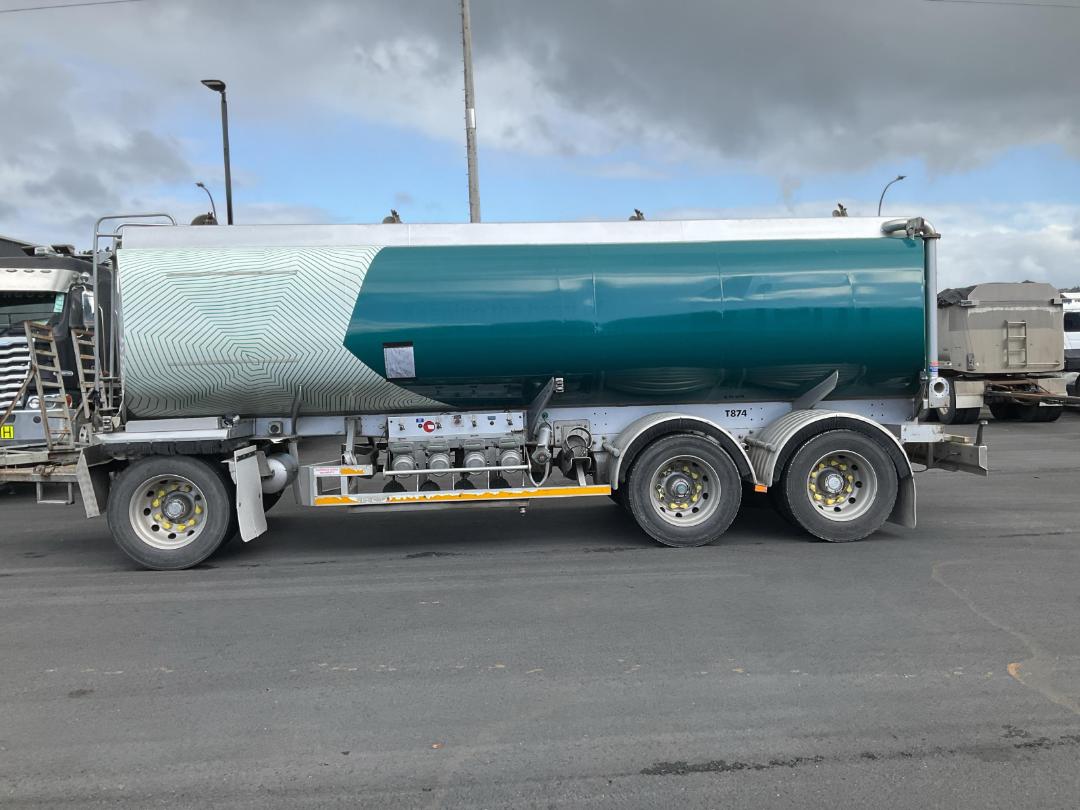Photo '3' of TRAILER FUELQUIP TANKER Tanker Trailer Full