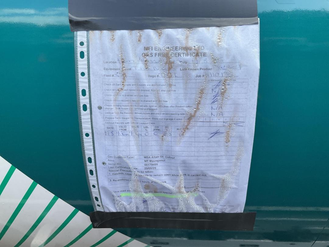 Photo '11' of TRAILER FUELQUIP TANKER Tanker Trailer Full