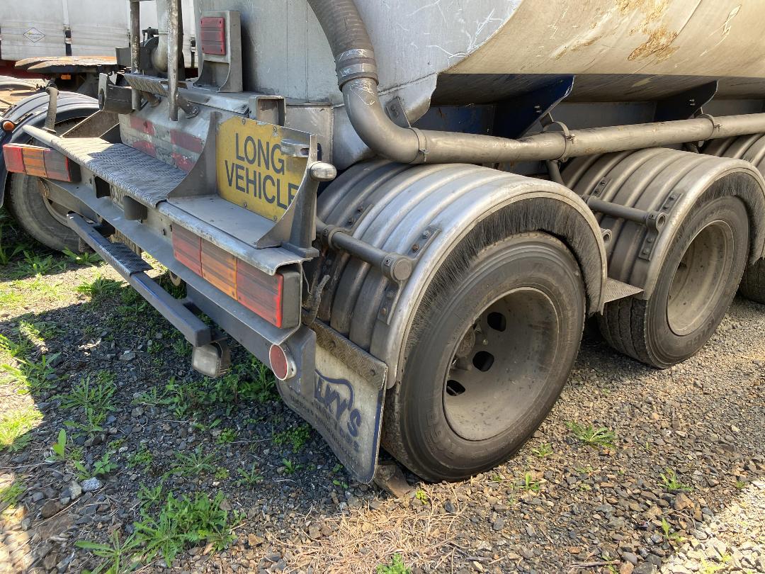 Photo '10' of TRAILER TANKER 38000-LTR Tanker Trailer Full