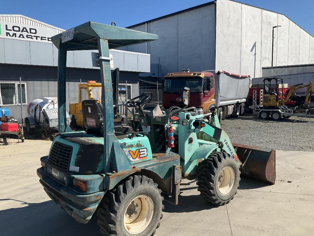 Photo '3' of Yanmar V3.3 Wheel Loader Photo '3' of Yanmar V3.3 Wheel Loader