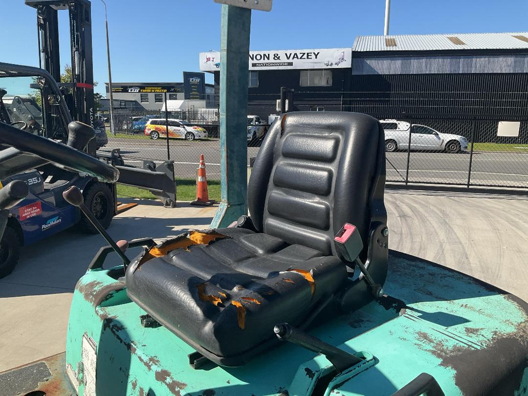 Photo '19' of Yanmar V3.3 Wheel Loader Photo '19' of Yanmar V3.3 Wheel Loader