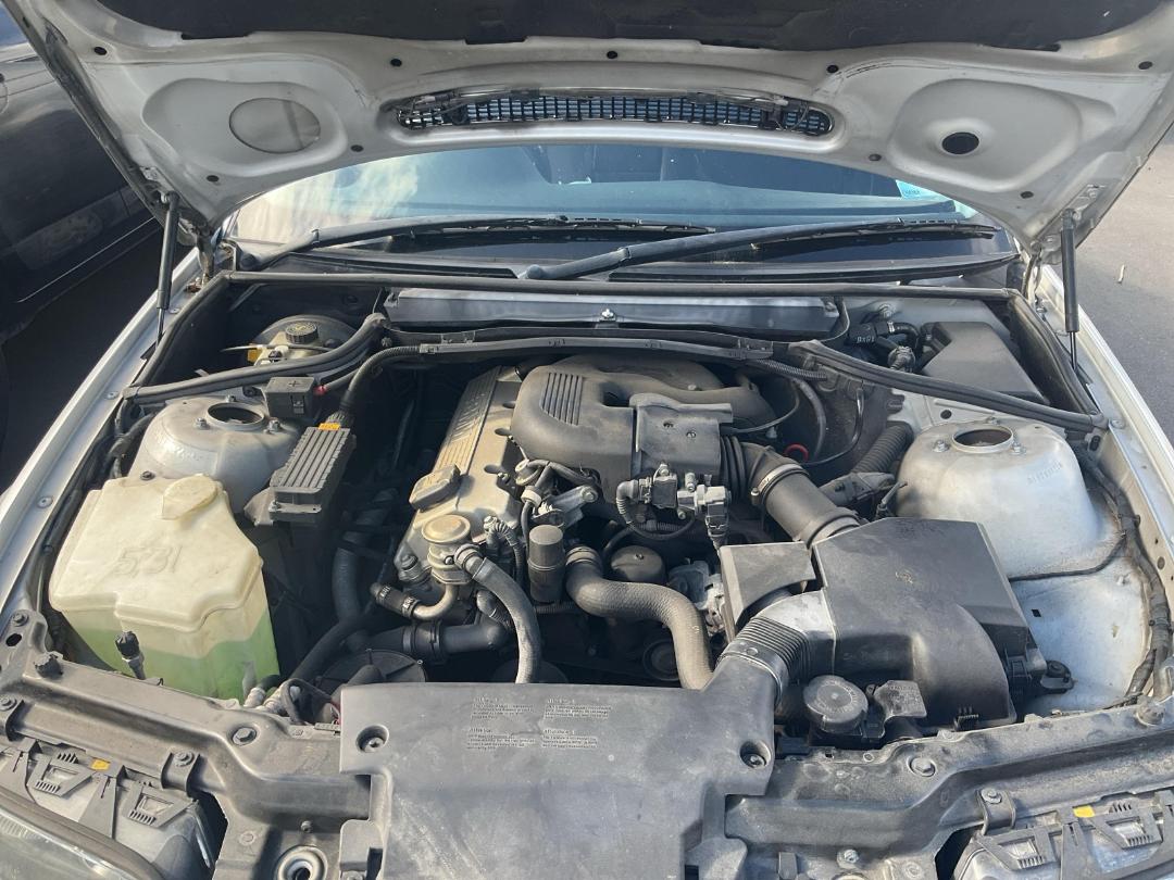 Damaged BMW 3 Series 318I 1999 in Penrose Gavin Street at Turners