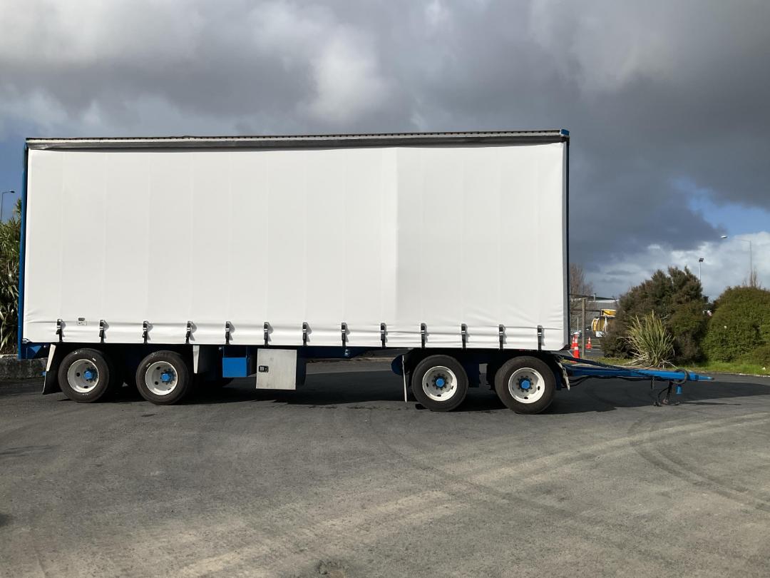 Photo '3' of DOMETT D2001 Curtainsider Full