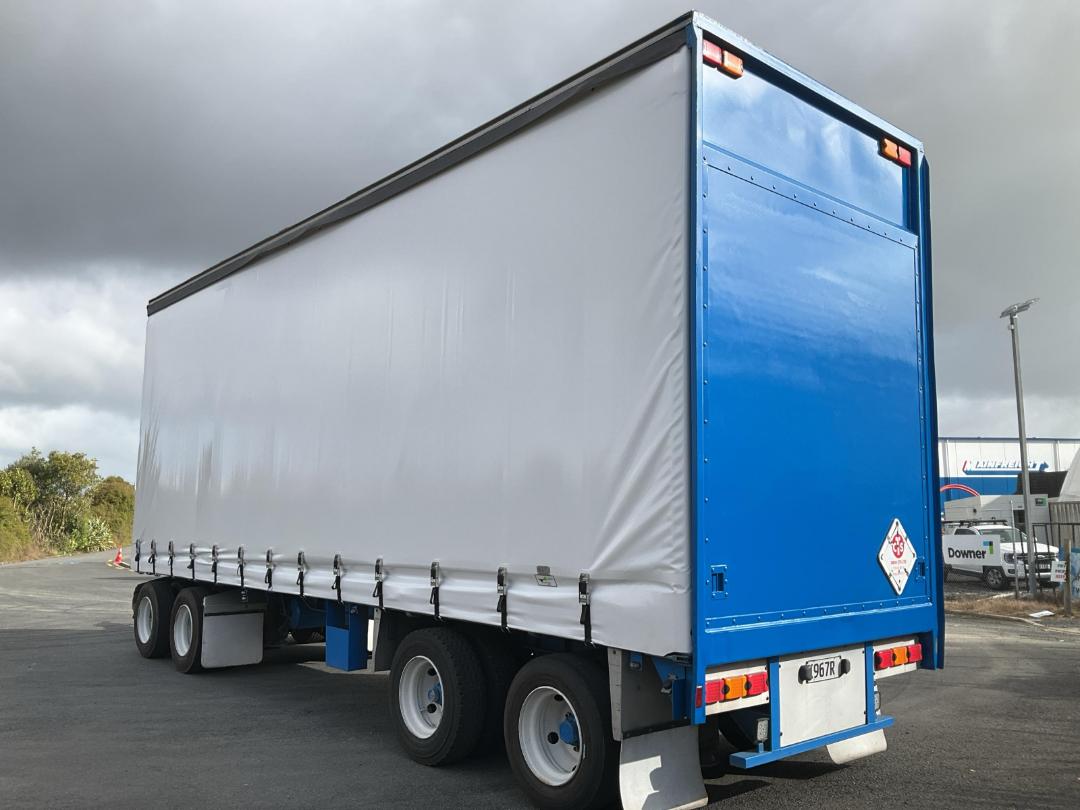 Photo '9' of DOMETT D2001 Curtainsider Full