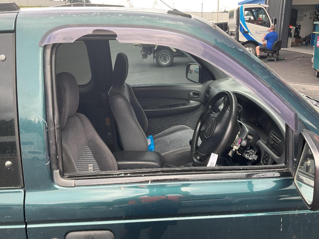 Photo '17' of Ford Courier XLT Wellside