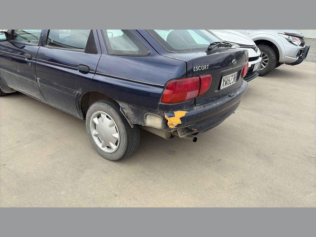 Photo '4' of Ford Escort Encore