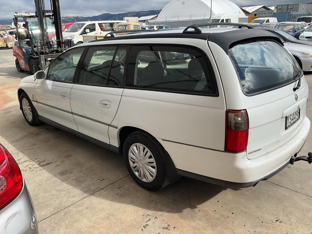 Photo '4' of Holden Commodore VT Acclaim