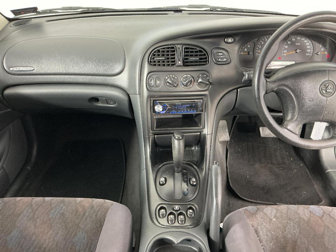 Photo '20' of Holden Commodore VT Acclaim Photo '20' of Holden Commodore VT Acclaim