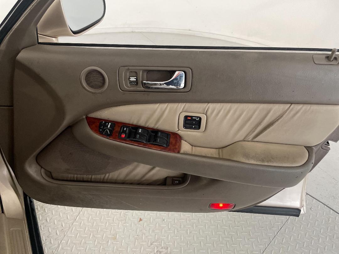 Photo '15' of Honda Legend