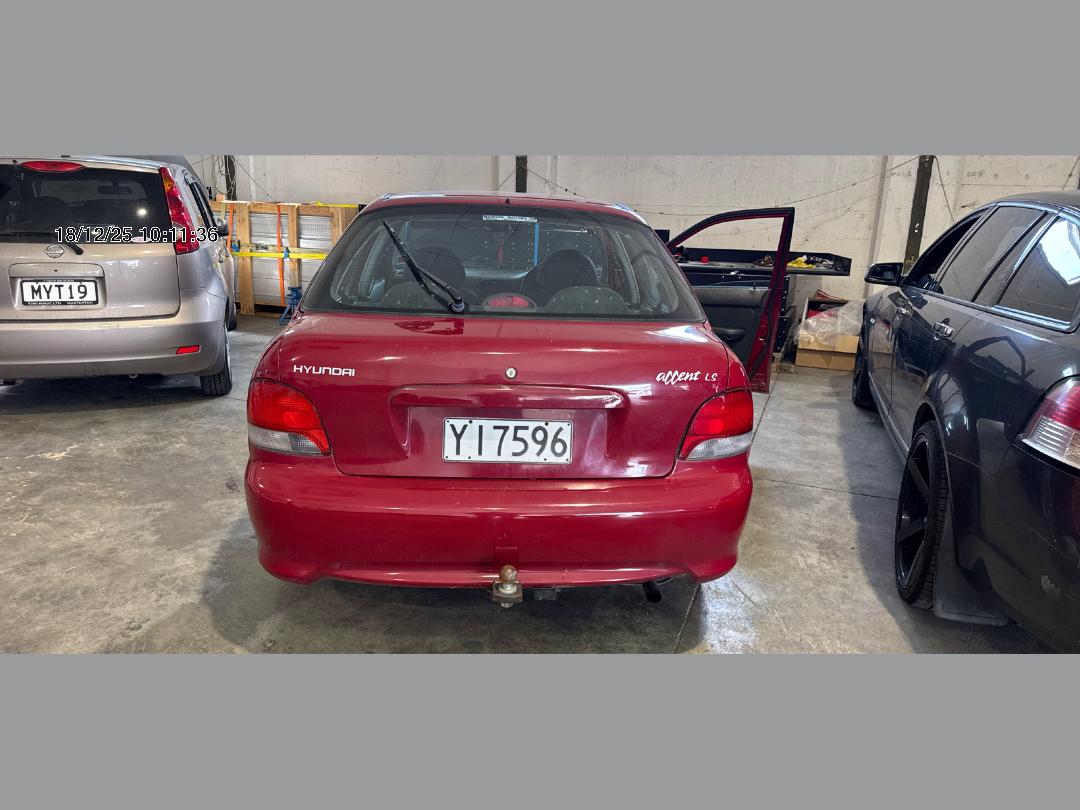 Photo '4' of Hyundai Accent LS Photo '4' of Hyundai Accent LS