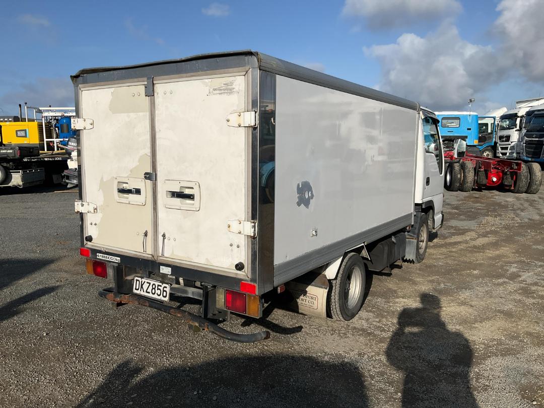 Used Isuzu ELF 1999 Turners Trucks & Machinery for Sale 25395435
