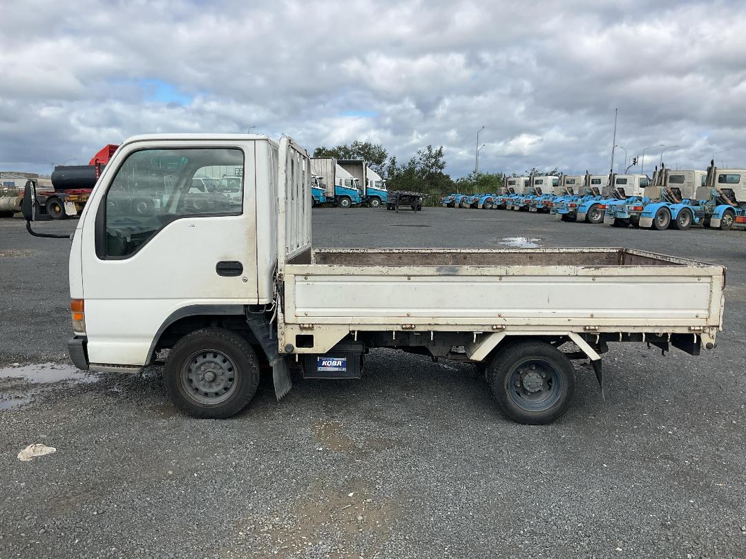 Photo '7' of Isuzu ELF Flat Deck Photo '7' of Isuzu ELF Flat Deck