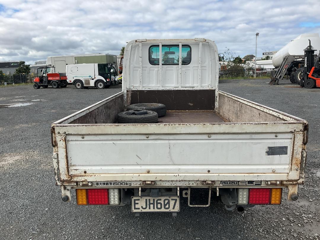 Photo '5' of Isuzu ELF Flat Deck Photo '5' of Isuzu ELF Flat Deck