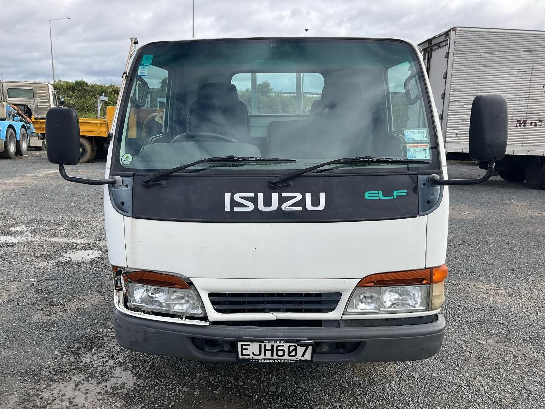 Photo '10' of Isuzu ELF Flat Deck Photo '10' of Isuzu ELF Flat Deck