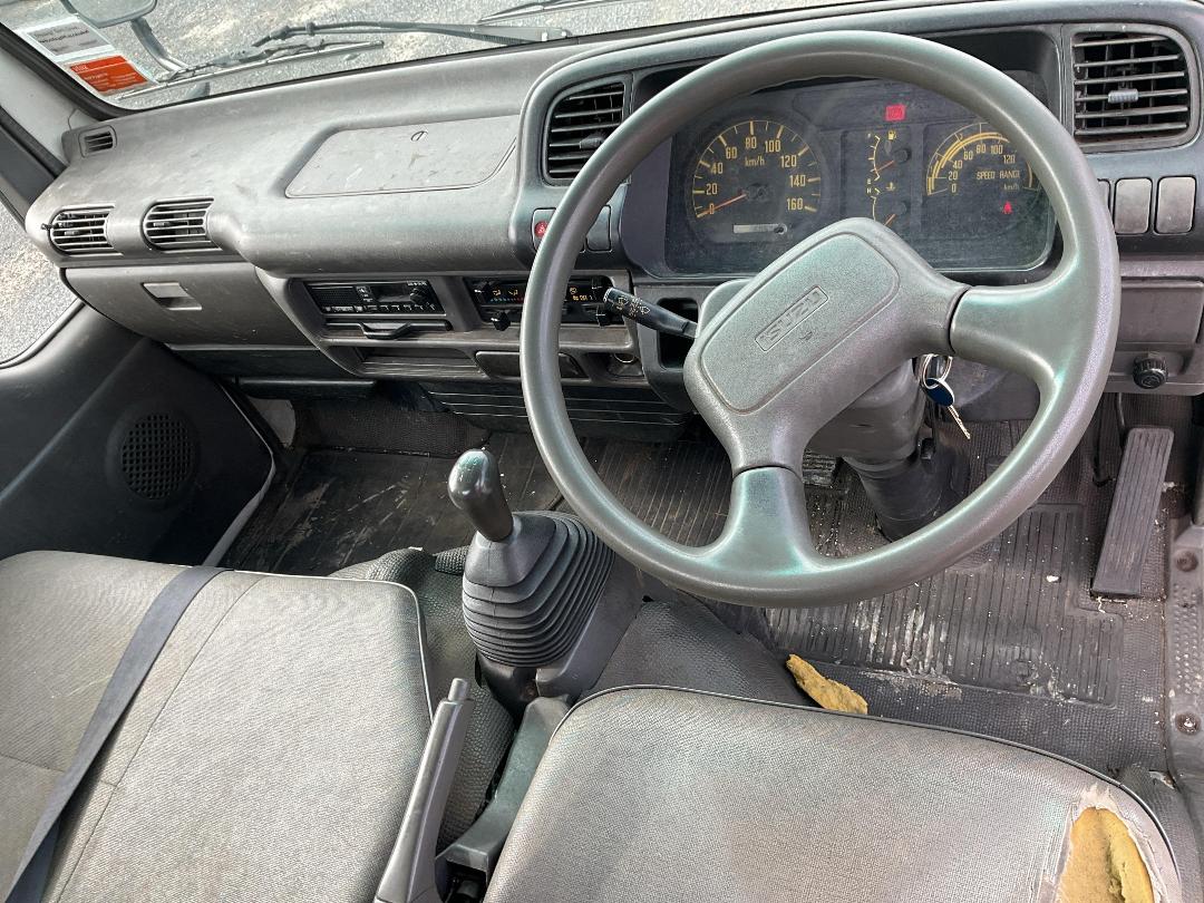 Photo '13' of Isuzu ELF Flat Deck Photo '13' of Isuzu ELF Flat Deck