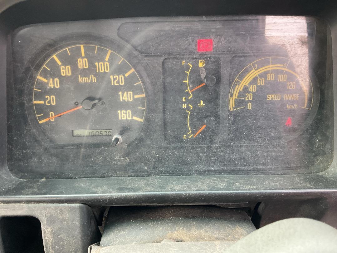 Photo '15' of Isuzu ELF Flat Deck Photo '15' of Isuzu ELF Flat Deck