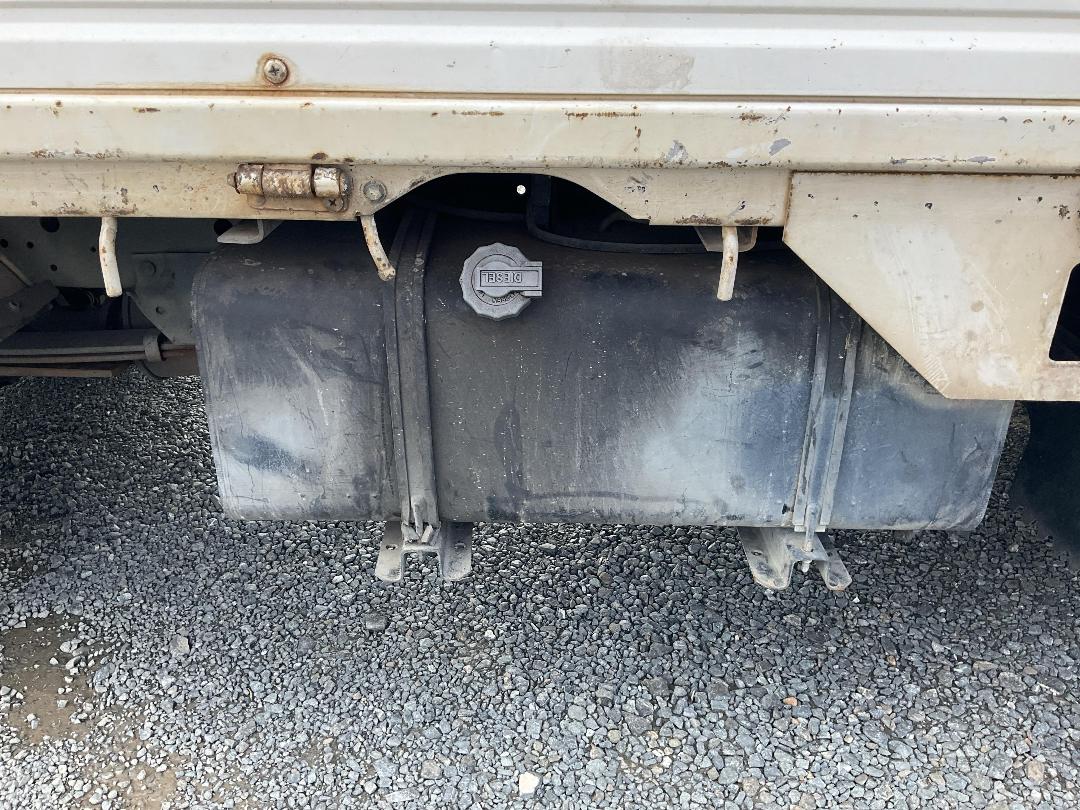 Photo '26' of Isuzu ELF Flat Deck Photo '26' of Isuzu ELF Flat Deck
